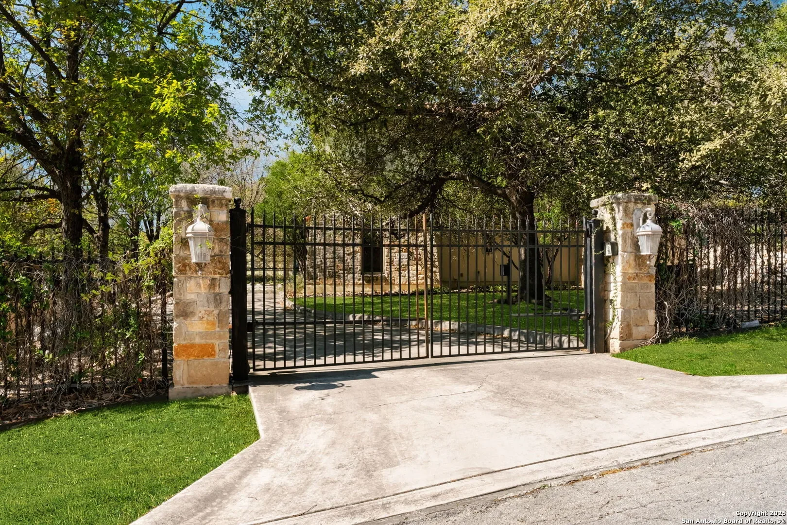 Exterior photo 7