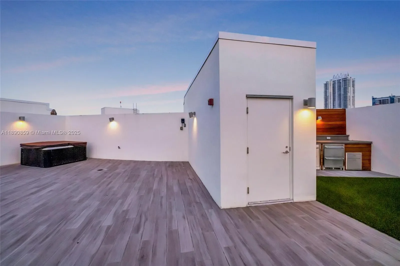 6620 Indian Creek Dr PH711, Miami Beach, Florida, United States. - Photo 38