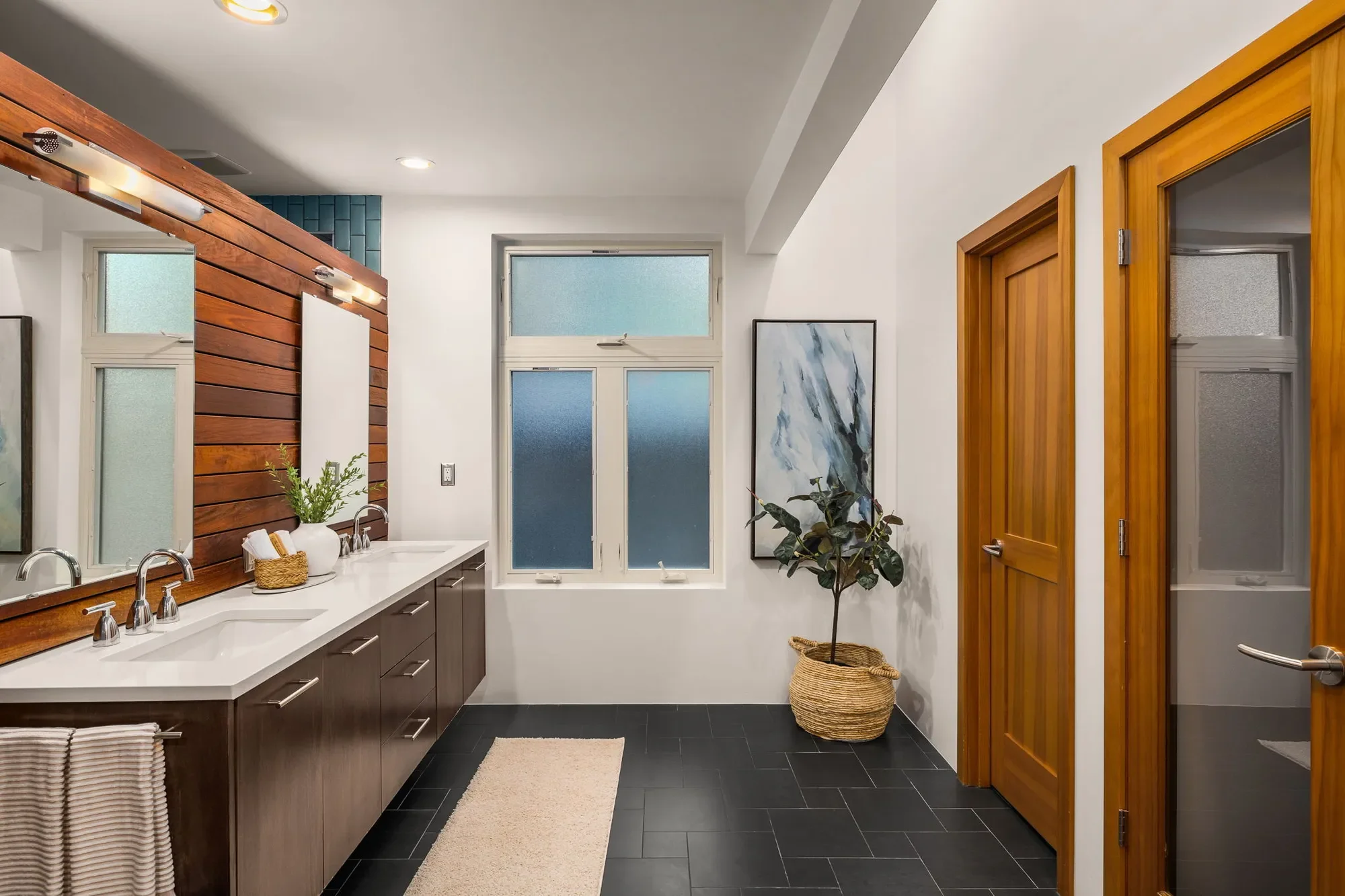 3925 48th Ave S , Seattle, WA 98118, Seattle, Washington, United States. - Photo 14