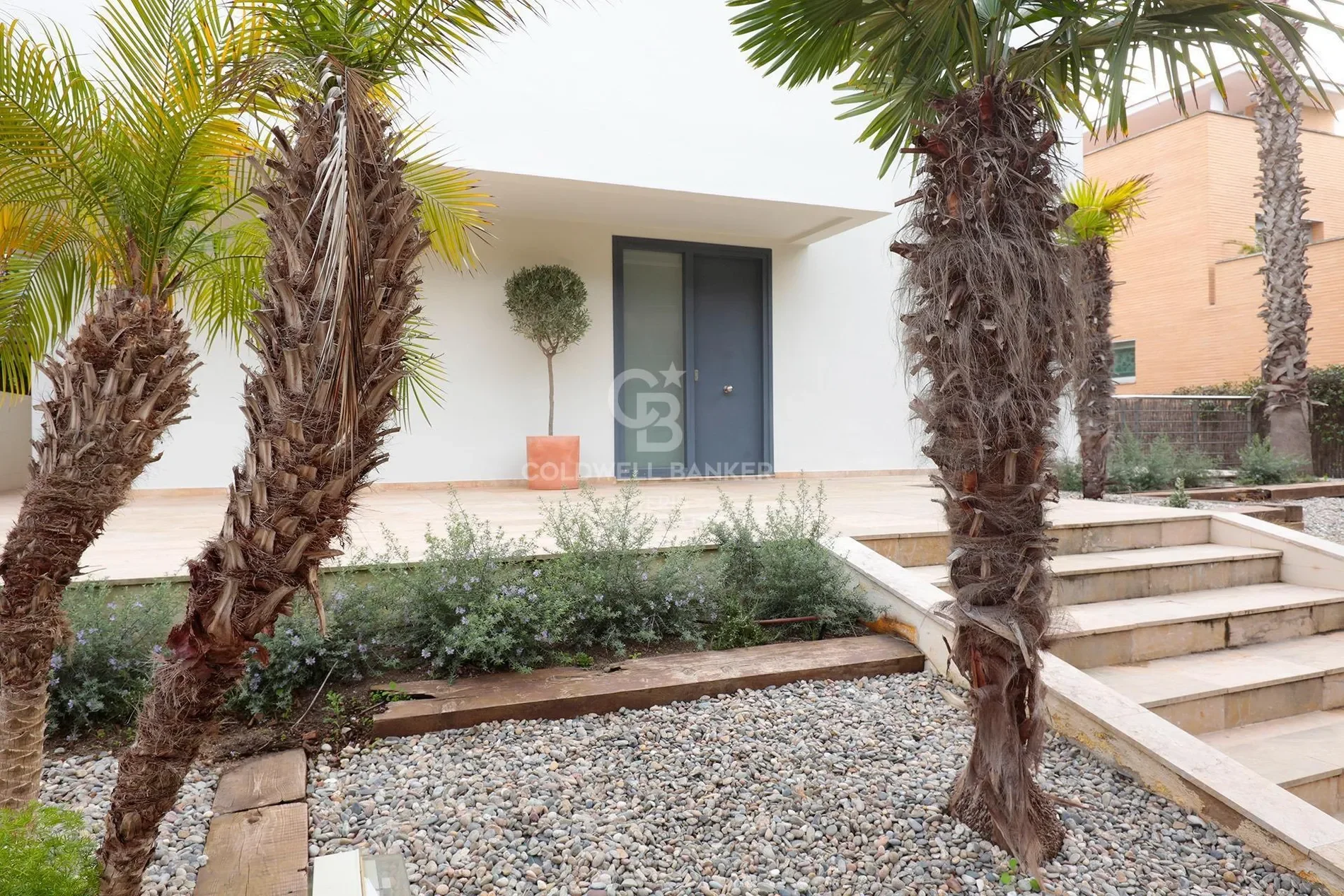Exterior photo 10