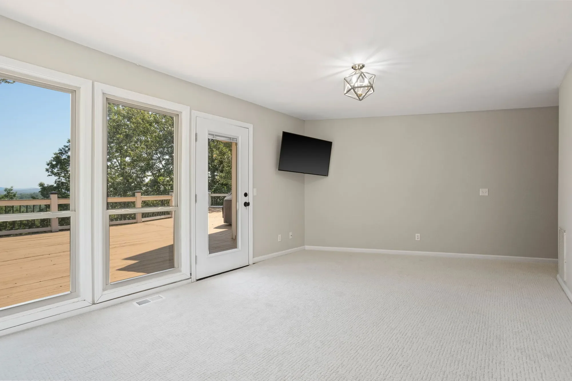 600 Packs Mountain Ridge Road , Taylors, SC 29687, Taylors, South Carolina, United States. - Photo 17
