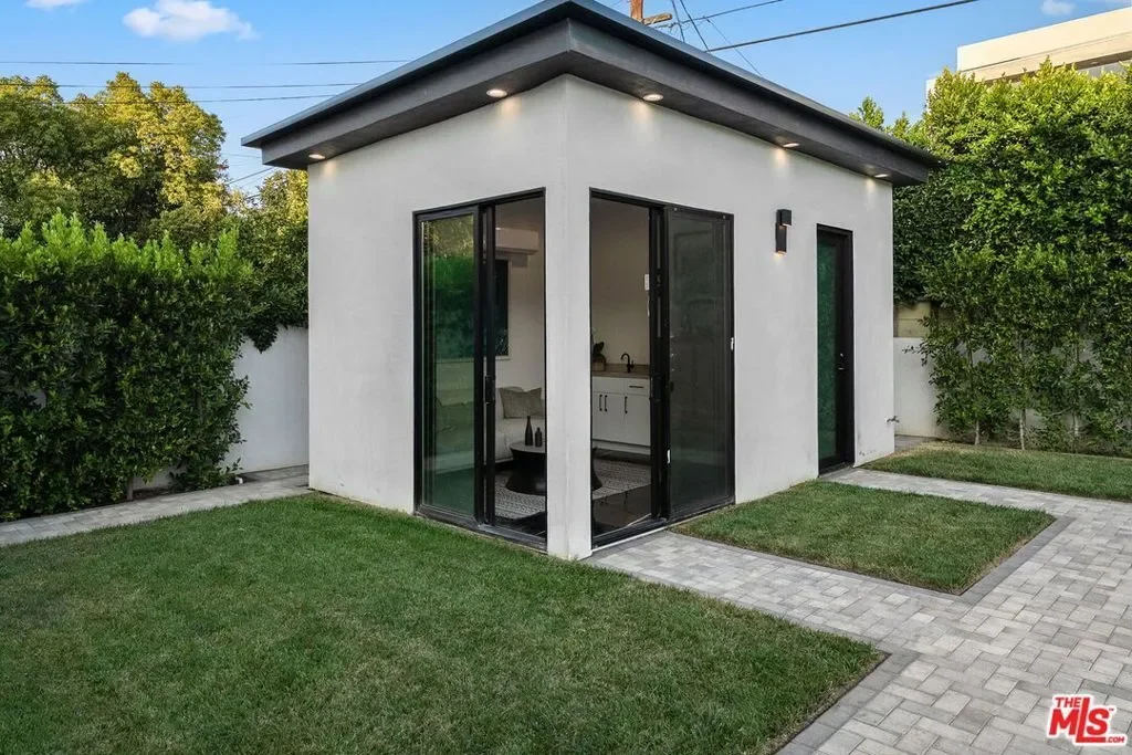4532 Calhoun Avenue, Los Angeles, California, United States. - Photo 8