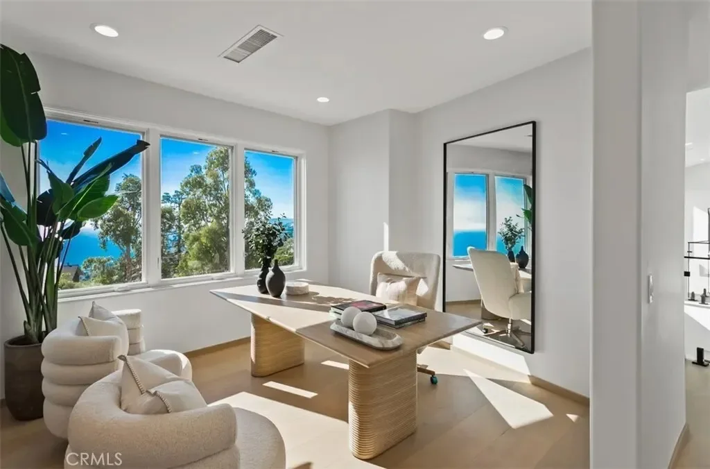 31 N Vista De Catalina, Laguna Beach, California, United States. - Photo 59