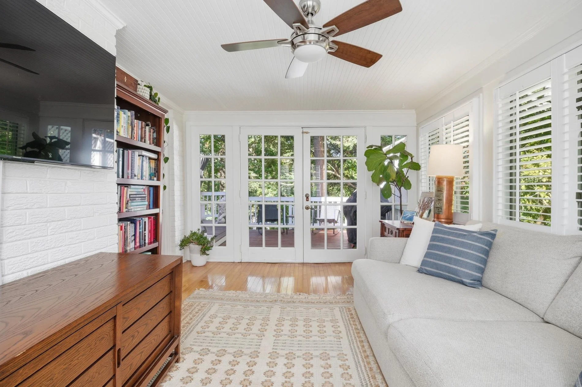 6032 Grove Drive, Alexandria, VA 22307, Belle Haven, Virginia, United States. - Photo 1