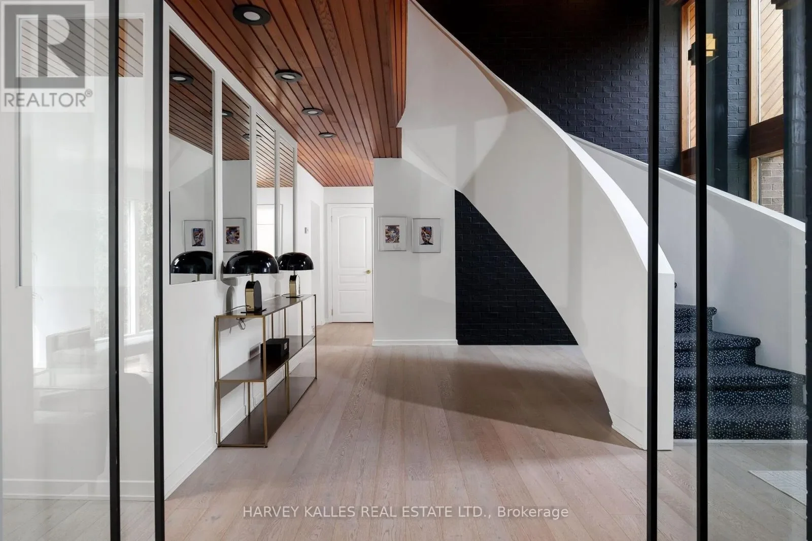 Gallery photo 4