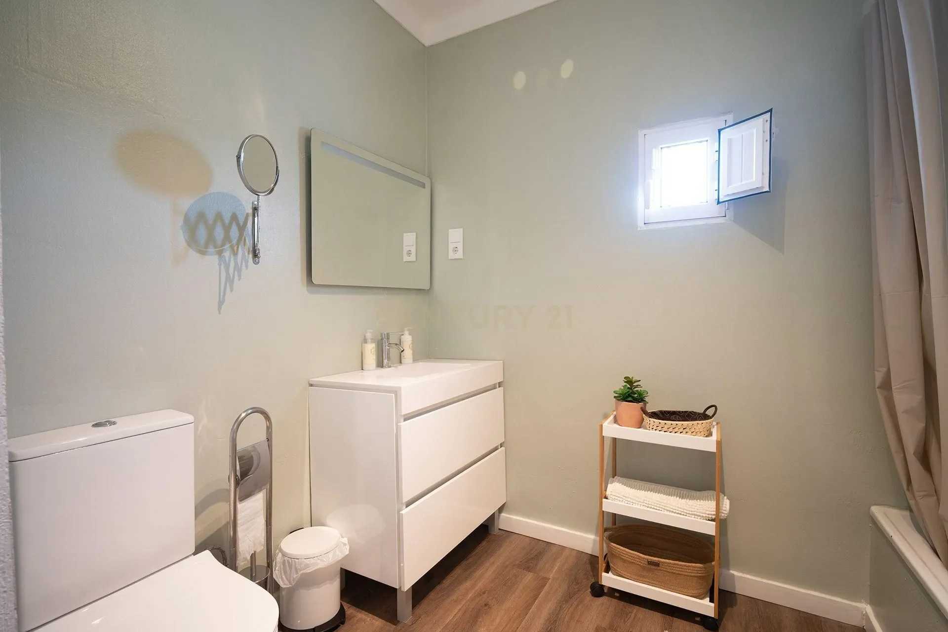 Gallery photo 12