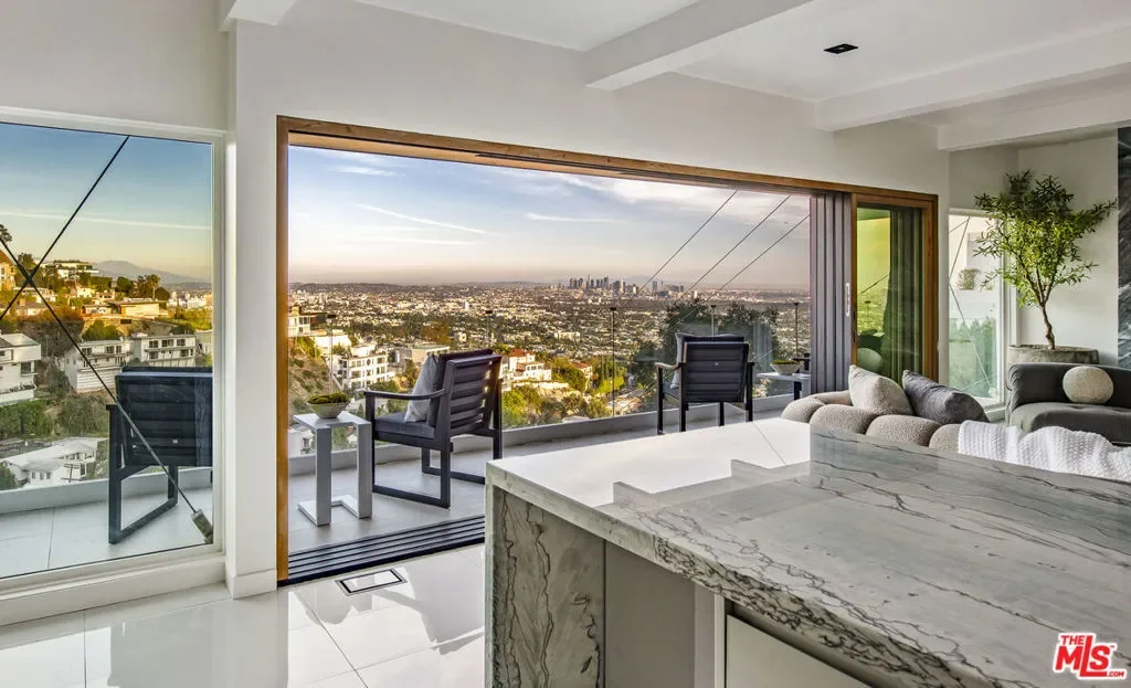 8638 Hollywood Boulevard, Los Angeles, California, United States. - Photo 30
