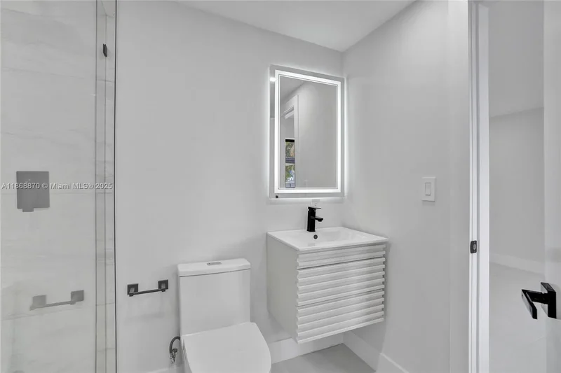 1931 NE 186th Dr, North Miami Beach, Florida, United States. - Photo 23