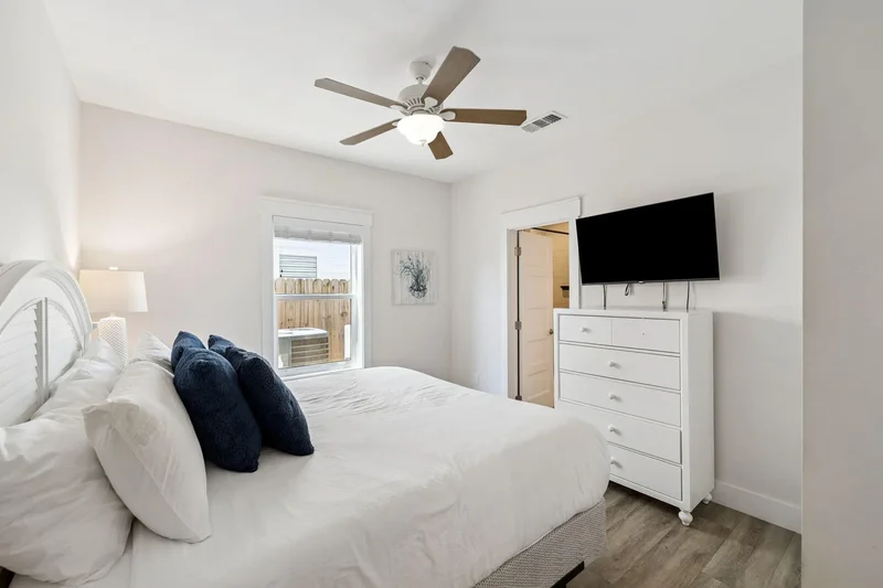 Miramar Beach, Florida, United States. - Photo 26