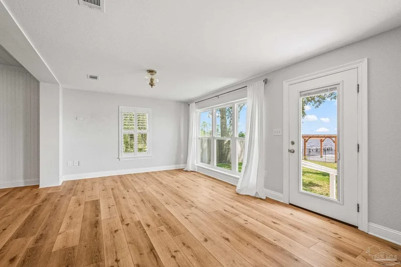7693 Petersen Pt Rd, Milton, FL 32583, Milton, Florida, United States. - Photo 2