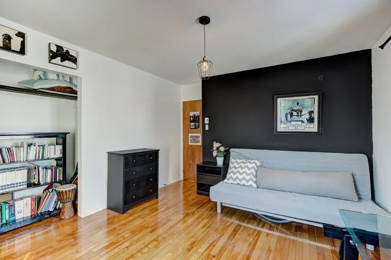 174 Av. Stirling, Montreal, Quebec, Canada. - Photo 22
