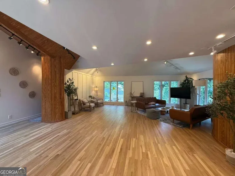 120 Laurel Drive NE, Atlanta, GA 30342, Atlanta, Georgia, United States. - Photo 64