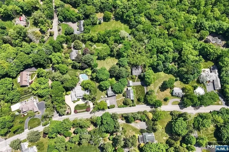 584 W Saddle River Road, Upper Saddle River, NJ, 07458, USA, Saddle River, New Jersey, United States. - Photo 5
