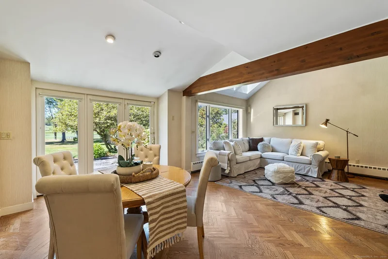 111 Bloomfield Avenue, West Hartford, CT, 06105, USA, Hartford, Connecticut, United States. - Photo 39