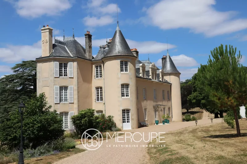 Poitiers, Nouvelle-Aquitaine, France. - Photo 2