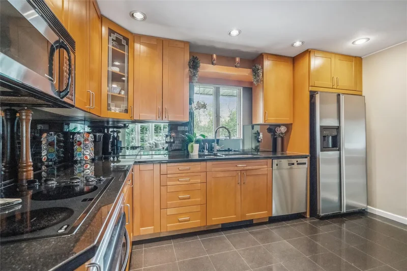 55 Duckpond Drive, Wantagh, New York, United States. - Photo 10
