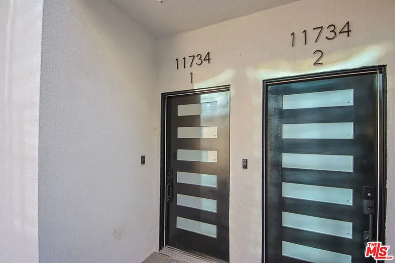 11732 Gilmore Street, Los Angeles, California, United States. - Photo 48