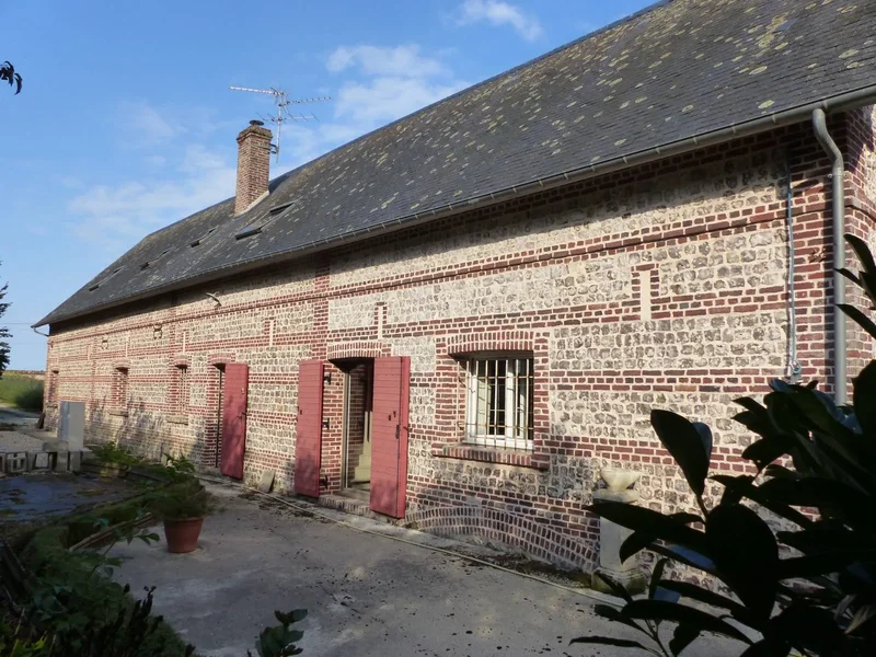 Yvetot, Normandy, France. - Photo 11