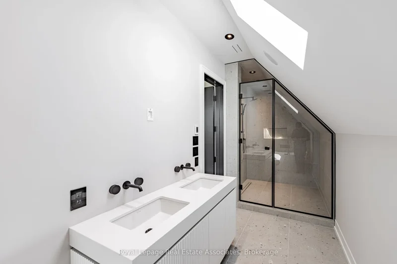 953 Halliday Avenue, Mississauga, ON L5E 1P4, Mississauga, Ontario, Canada. - Photo 14