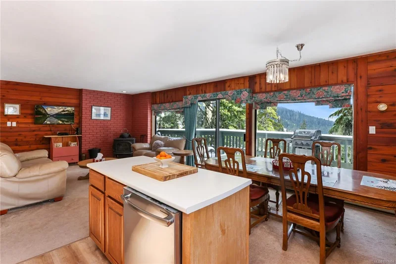 706 Glacier View Close, Puntledge, British Columbia, Canada. - Photo 18