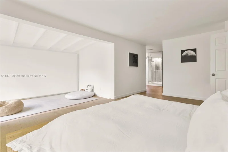 4286 S Douglas Rd, Miami, Florida, United States. - Photo 19