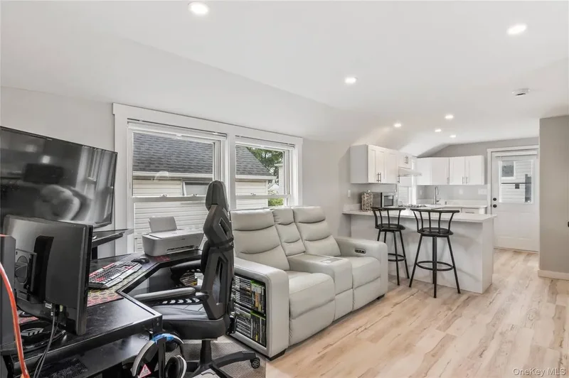 19 Pine Lane, Bayville, New York, United States. - Photo 33