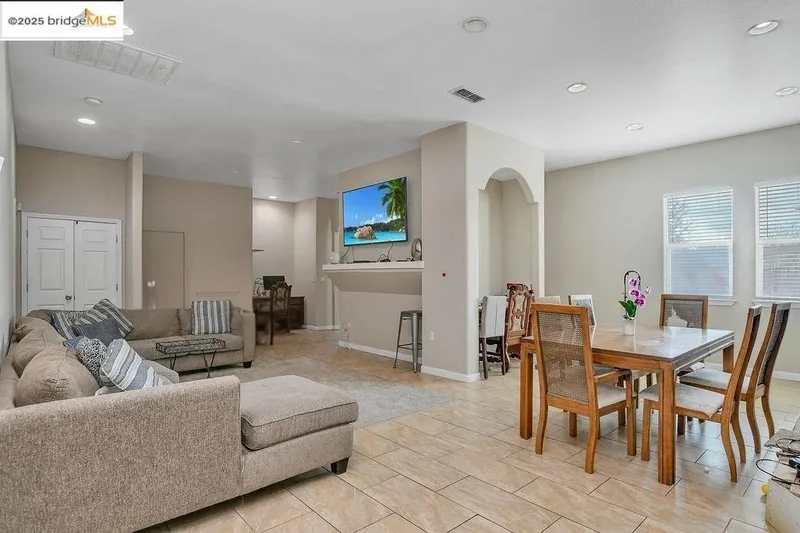 Single Family Residence in Manteca