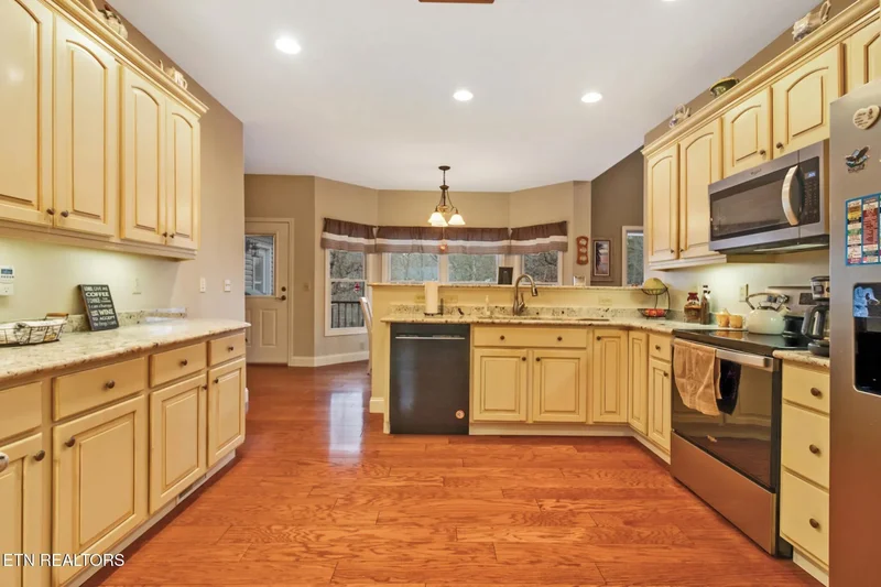 9019 Cherokee Trl, Crossville, TN 38572, Crossville, Tennessee, United States. - Photo 15