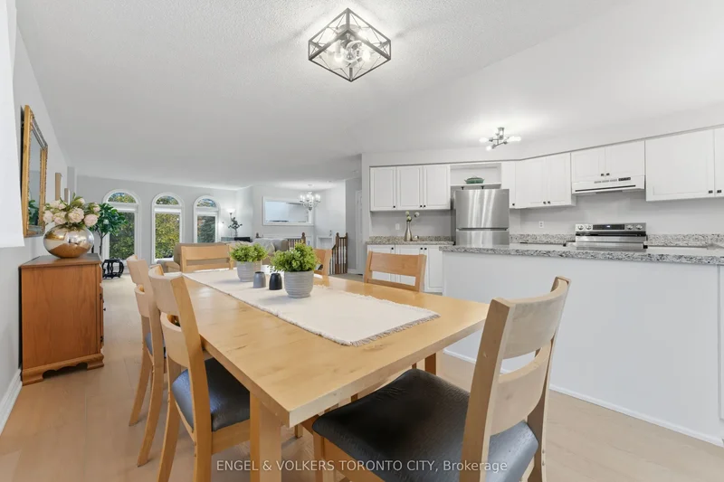 6 Kingsgate Crescent, East Gwillimbury, Ontario, Canada. - Photo 16