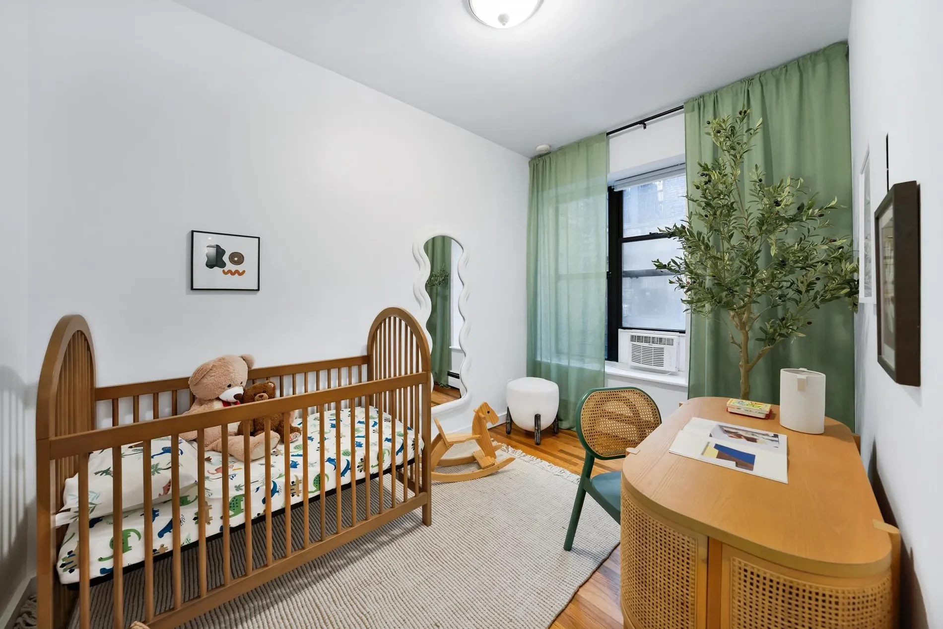 VANCOUVER, 314 W 94TH ST, New York, New York, United States. - Photo 5