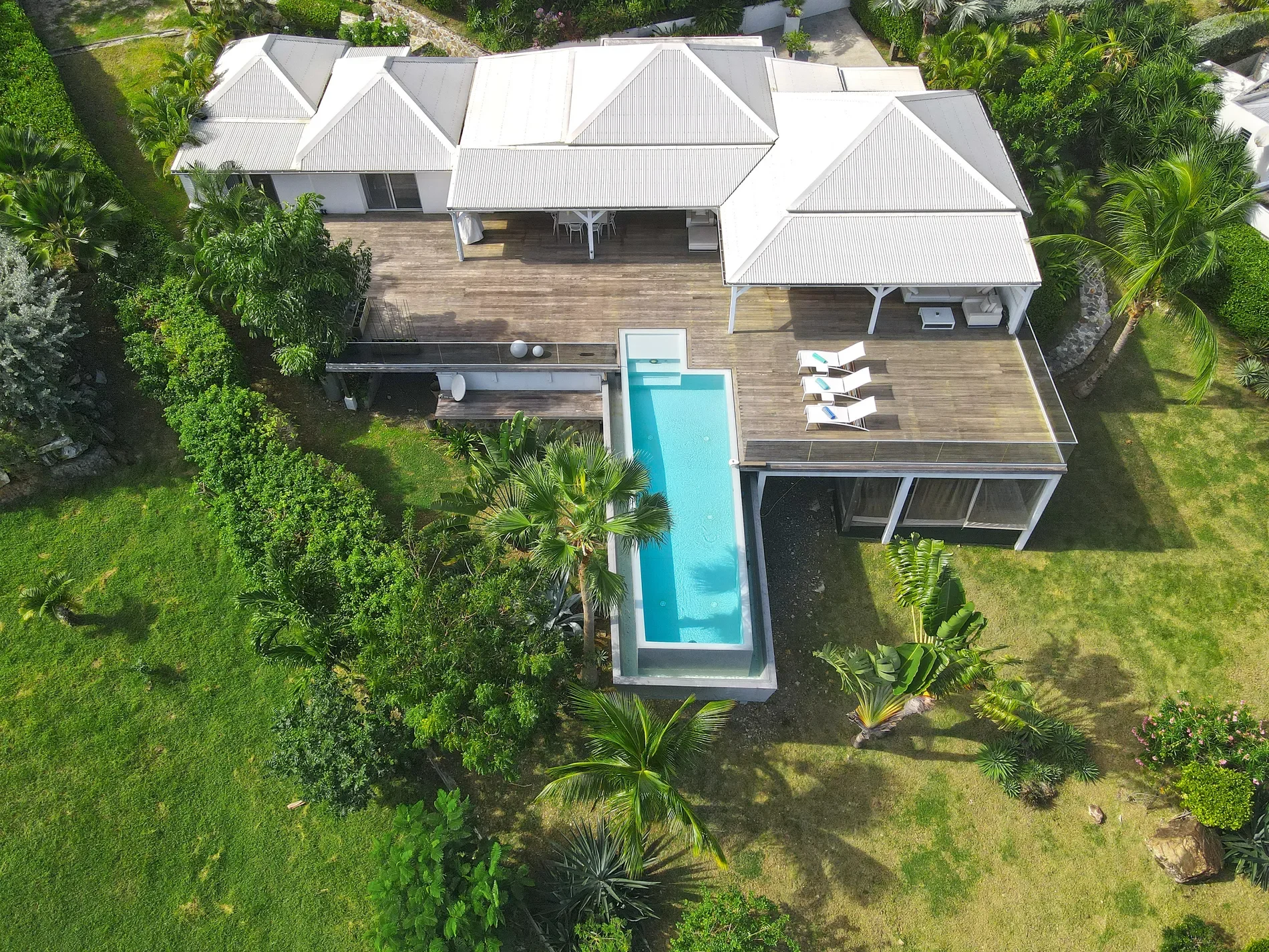 Exterior photo 7