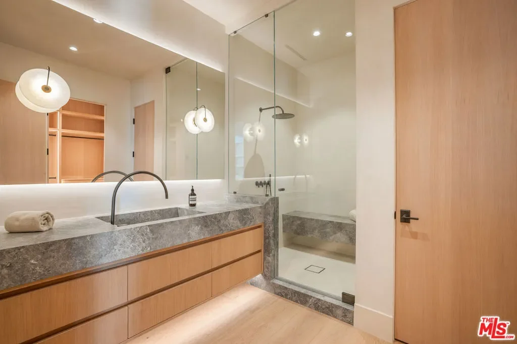 24824 Pacific Coast Highway, Malibu, California, United States. - Photo 20