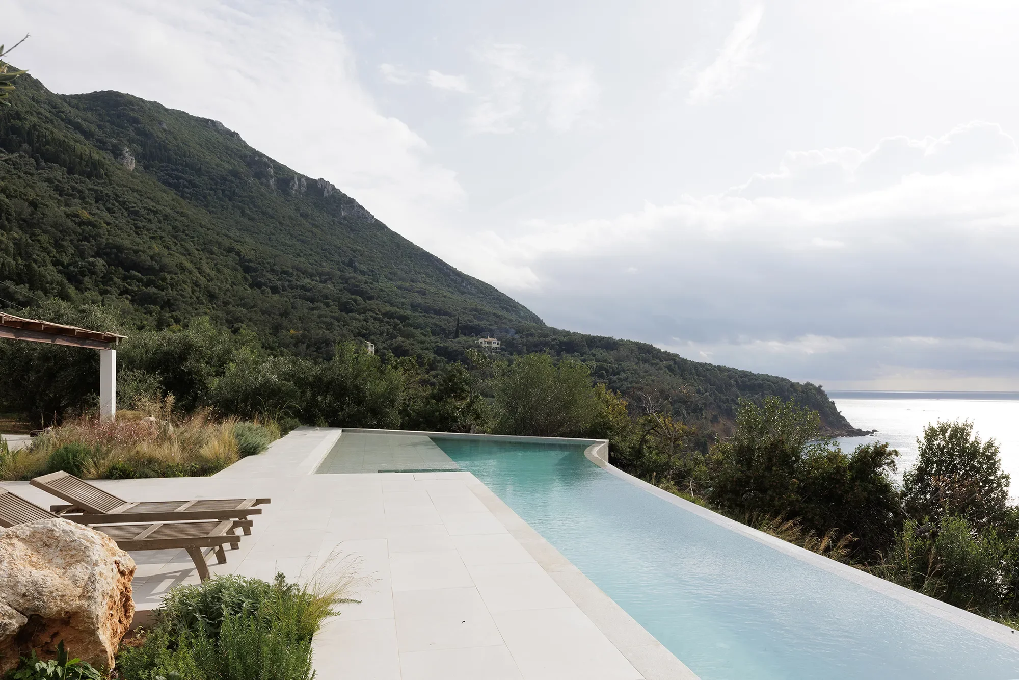 Exterior photo 7
