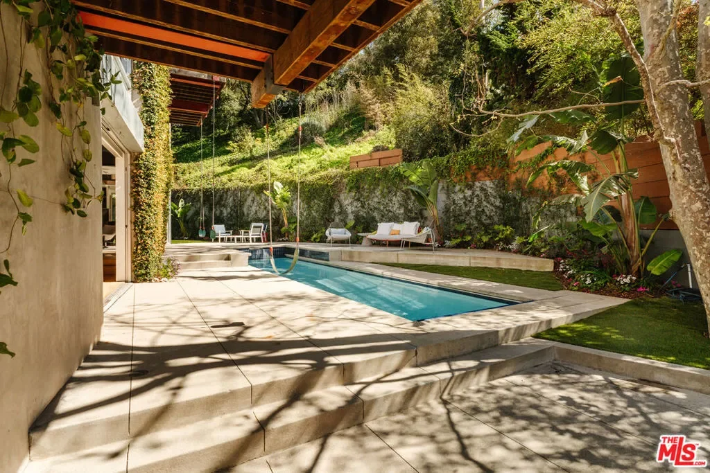 562 Stassi Lane, Santa Monica, California, United States. - Photo 21