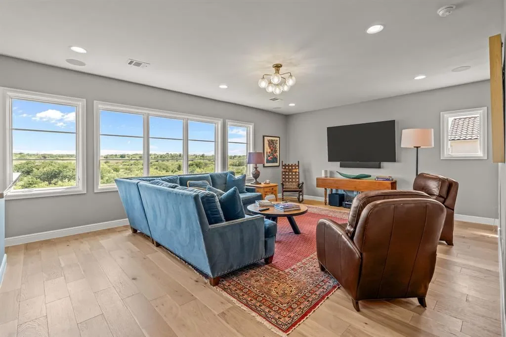 9635 Latour Lane, Fort Worth, Texas, United States. - Photo 25