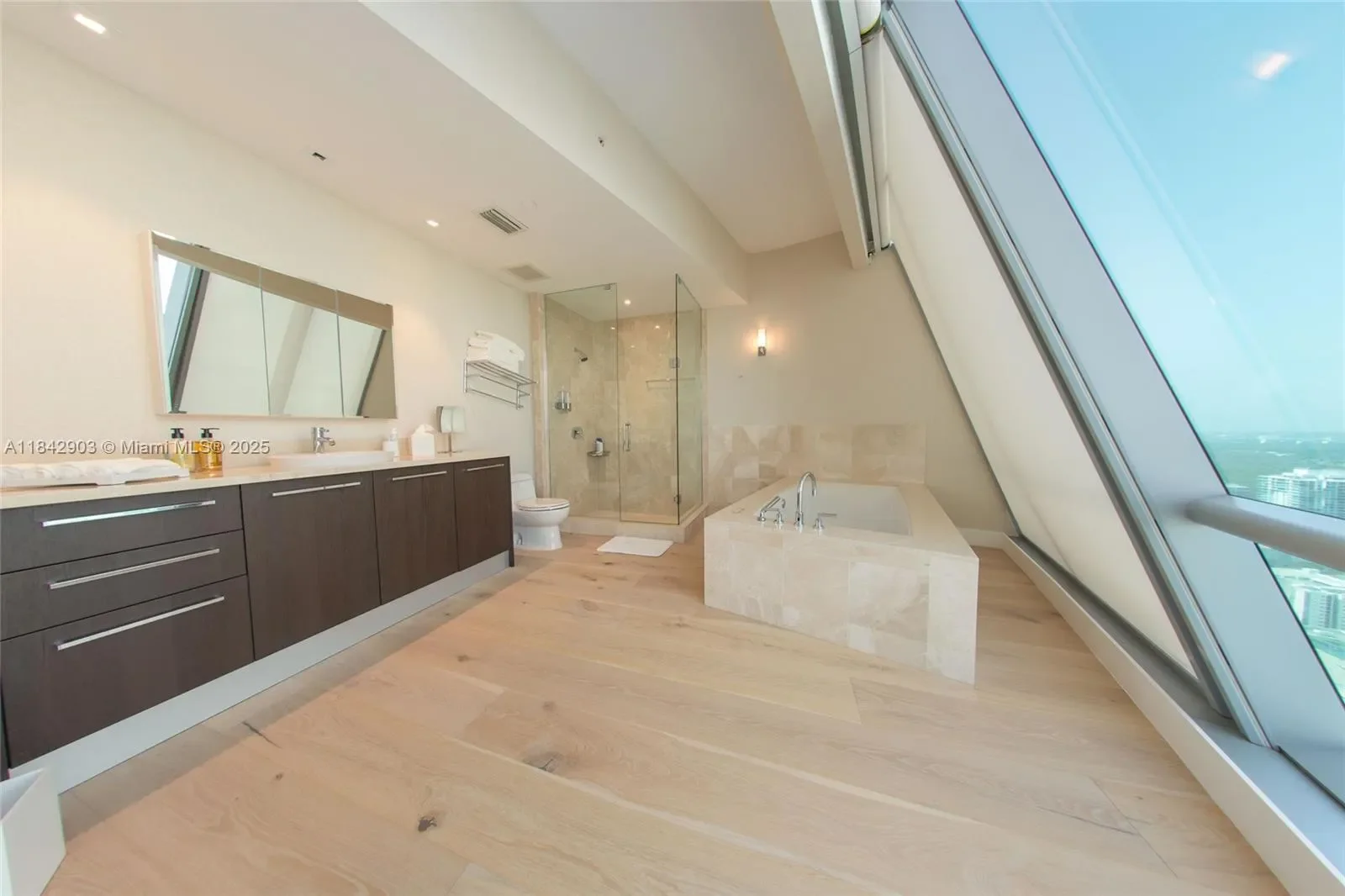 17121 Collins Ave 4803, Golden Beach, Florida, United States. - Photo 37
