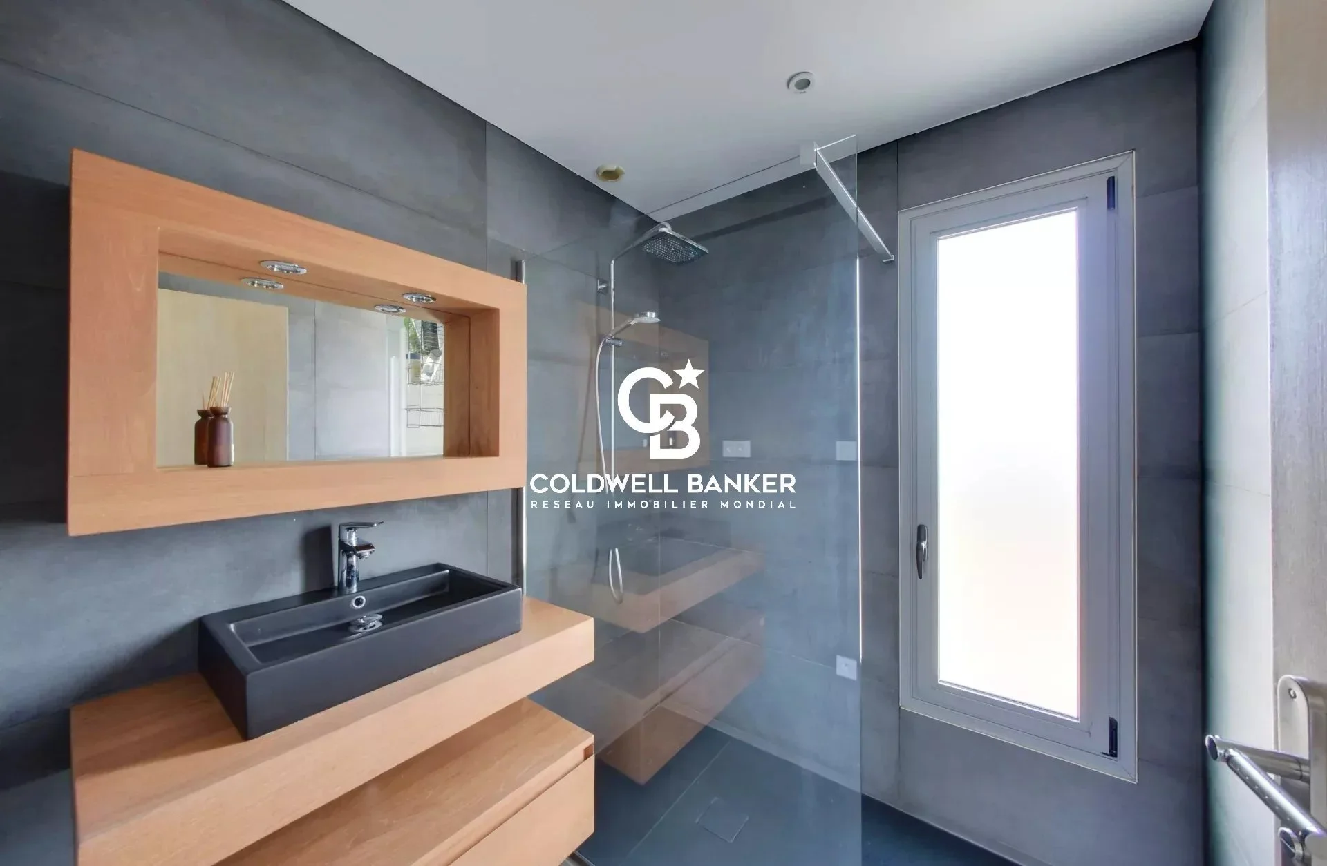 Gallery photo 12