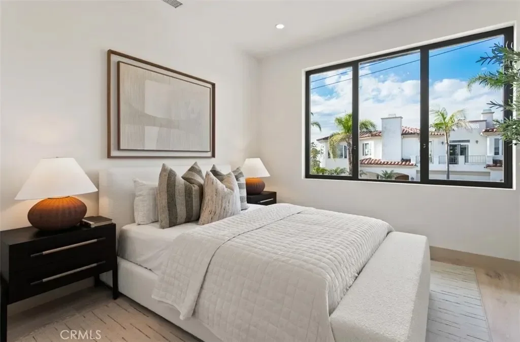 1210 Kings Rd, Newport Beach, California, United States. - Photo 2