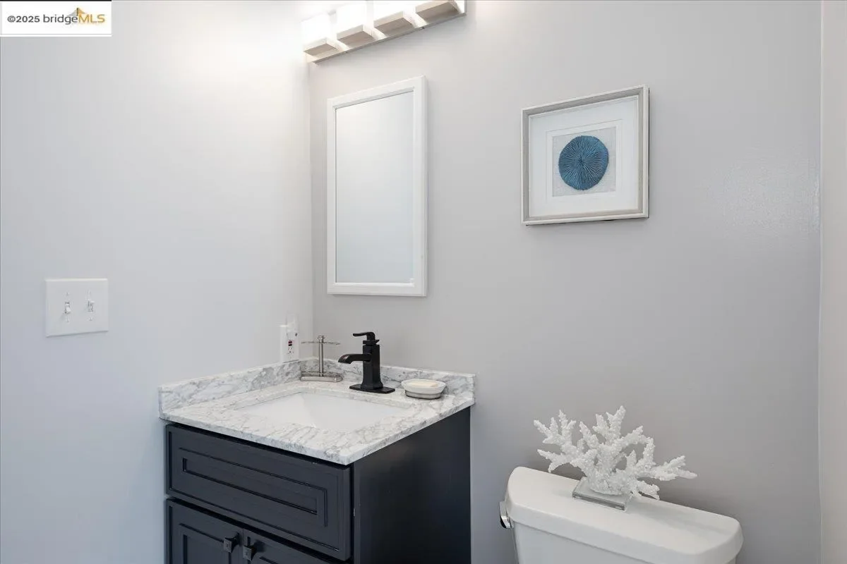 9400 Mountain Blvd, Oakland, California, United States. - Photo 6