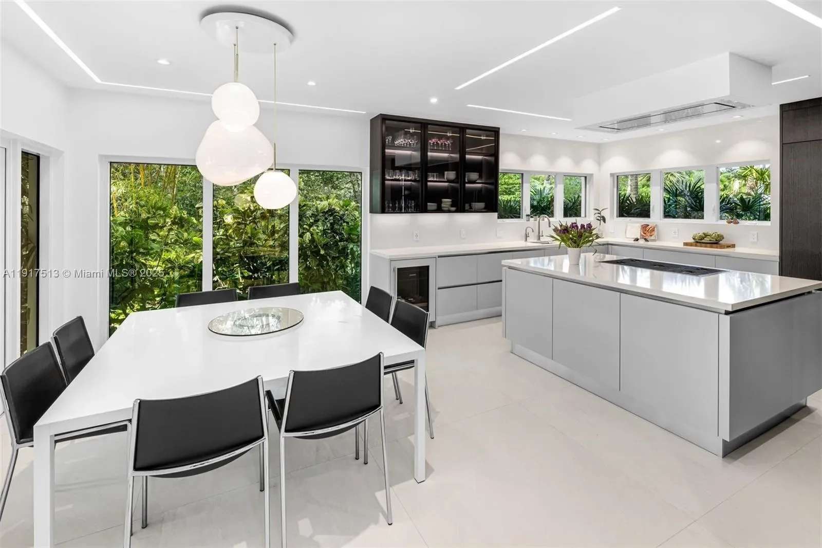 7150 W Lago Dr, Miami, Florida, United States. - Photo 10