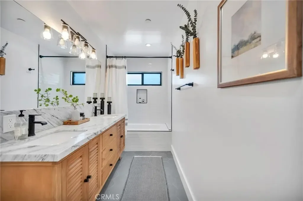 966 Rosecrans Avenue, Manhattan Beach, California, United States. - Photo 20