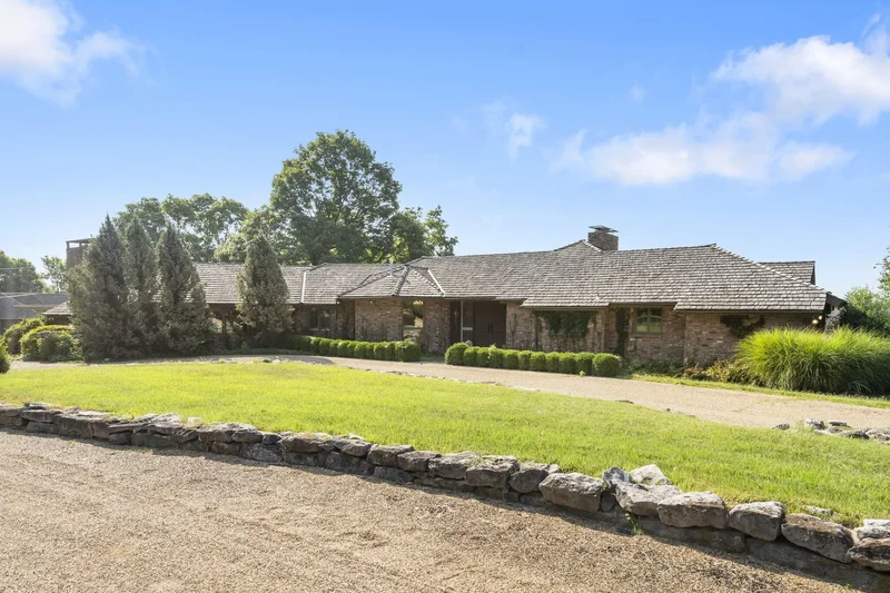 3886 E Hawthorne Hill Lane, Springfield, MO 65809, Springfield, Missouri, United States. - Photo 35