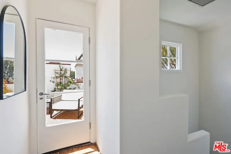 1414 N Harper Avenue 4, Los Angeles, California, United States. - Photo 22