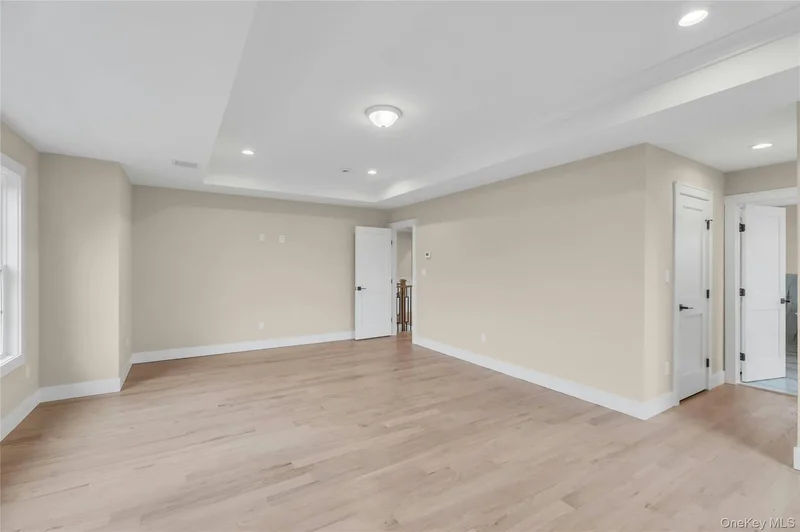7 Sheridan Street, Old Bethpage, New York, United States. - Photo 31