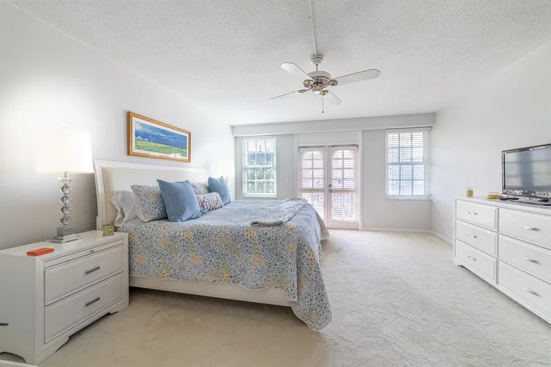 S Ocean Boulevard, Palm Beach, Florida, United States. - Photo 3