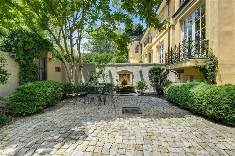 102 Kemp Road W, Greensboro, North Carolina, United States. - Photo 46