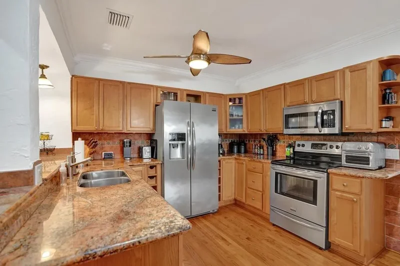 408 NE 9th Ave, Fort Lauderdale, Florida, United States. - Photo 14