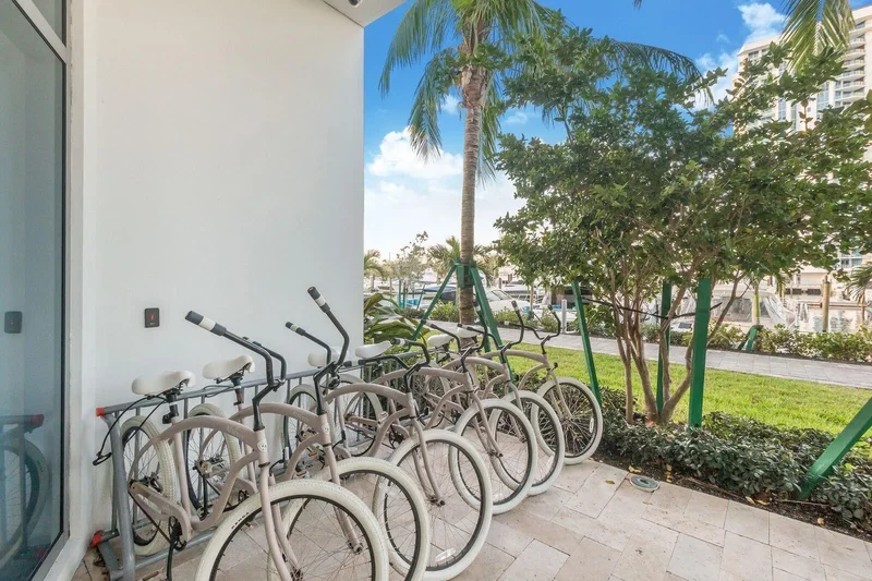 17111 Biscayne Blvd 1702, North Miami Beach, Florida, United States. - Photo 53