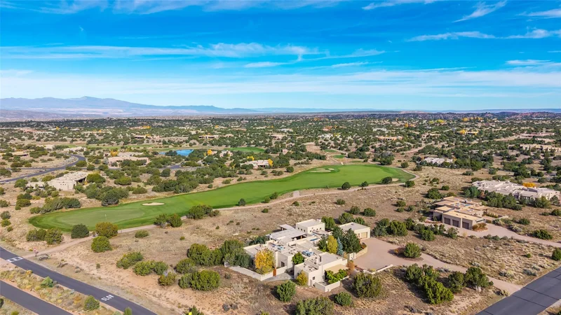 3 E Golden Eagle, Santa Fe, NM 87506, Santa Fe, New Mexico, United States. - Photo 75