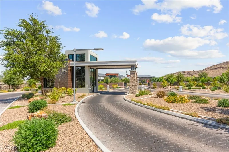 6810 Silver Crescent Street, Las Vegas, Nevada, United States. - Photo 40